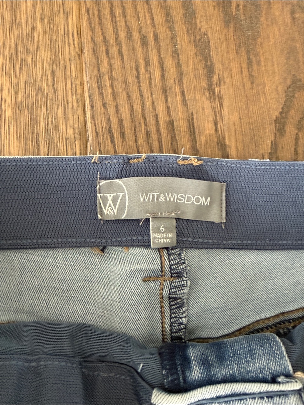 NWOT Wit & Wisdom Wide Leg High-Rise Jeans with elastic waist - Picture 4 of 4